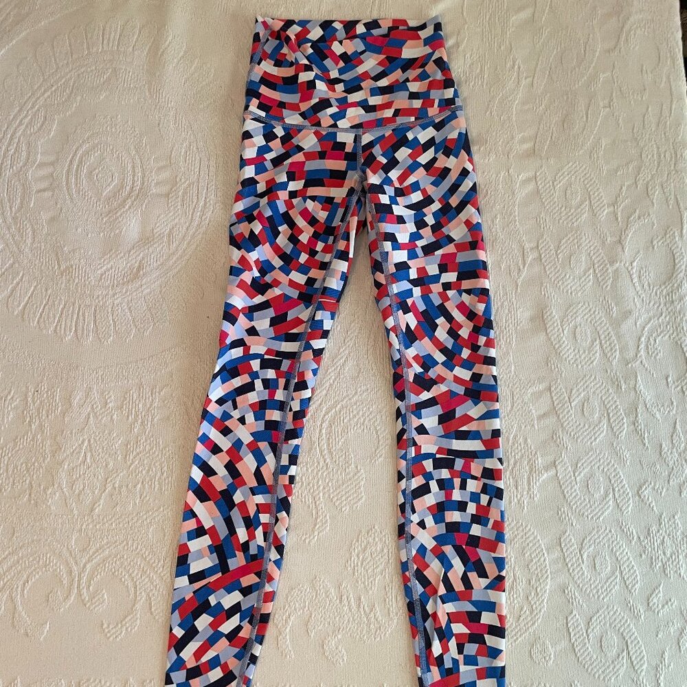 Lululemon tights, size 4, super fun pattern!